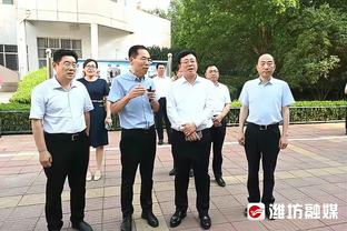 阿尔瓦拉多偷球一把抓到脸上 申京嘴都破了？